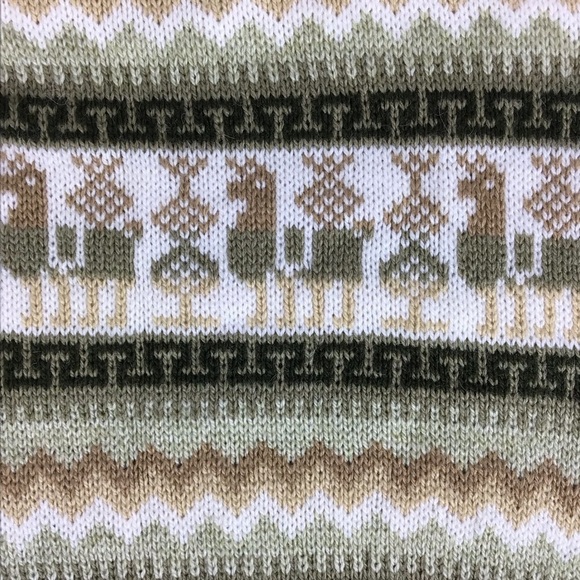 Arochi’s Alpaca Green Peruvian Sweater | Medium - Picture 5 of 9